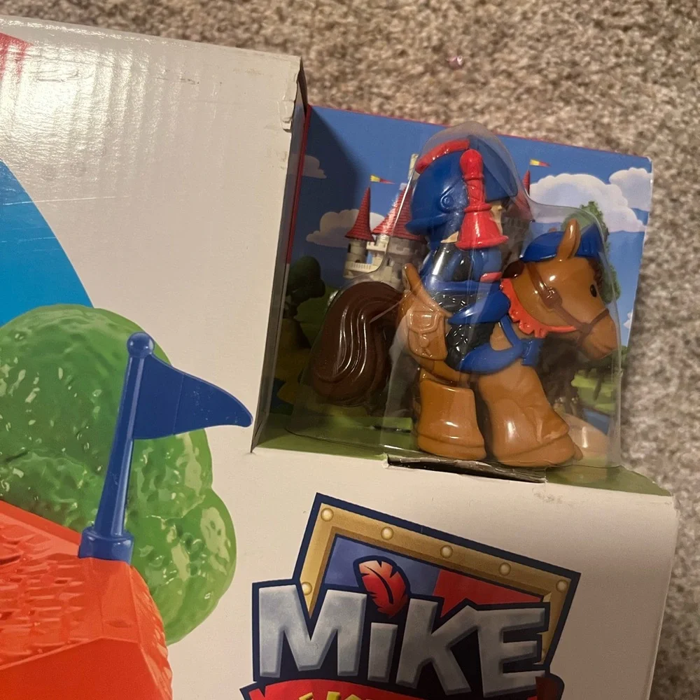 Fisher-Price Mike the Knight Adventure Playset with Red and Yellow - Picture 2 of 5